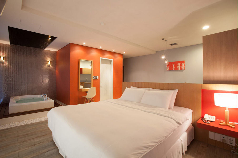Sah Chun Ae Pension Gangneung Exterior photo